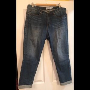 Boyfriend fit medium wash jeans